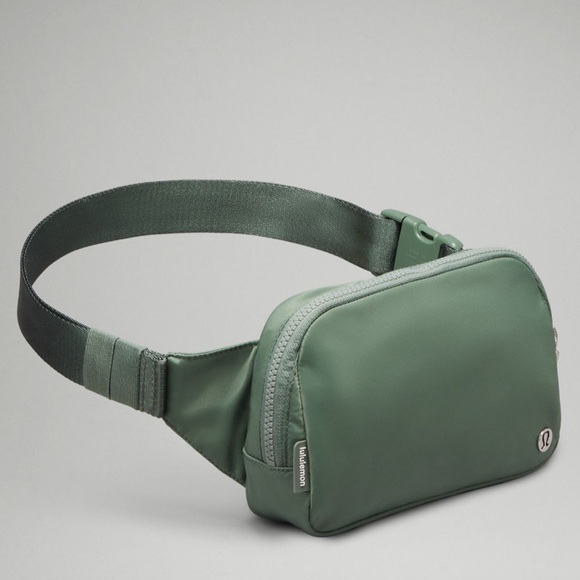 NWT Lululemon Everywhere Belt Bag Large 2L - Picture 4 of 12